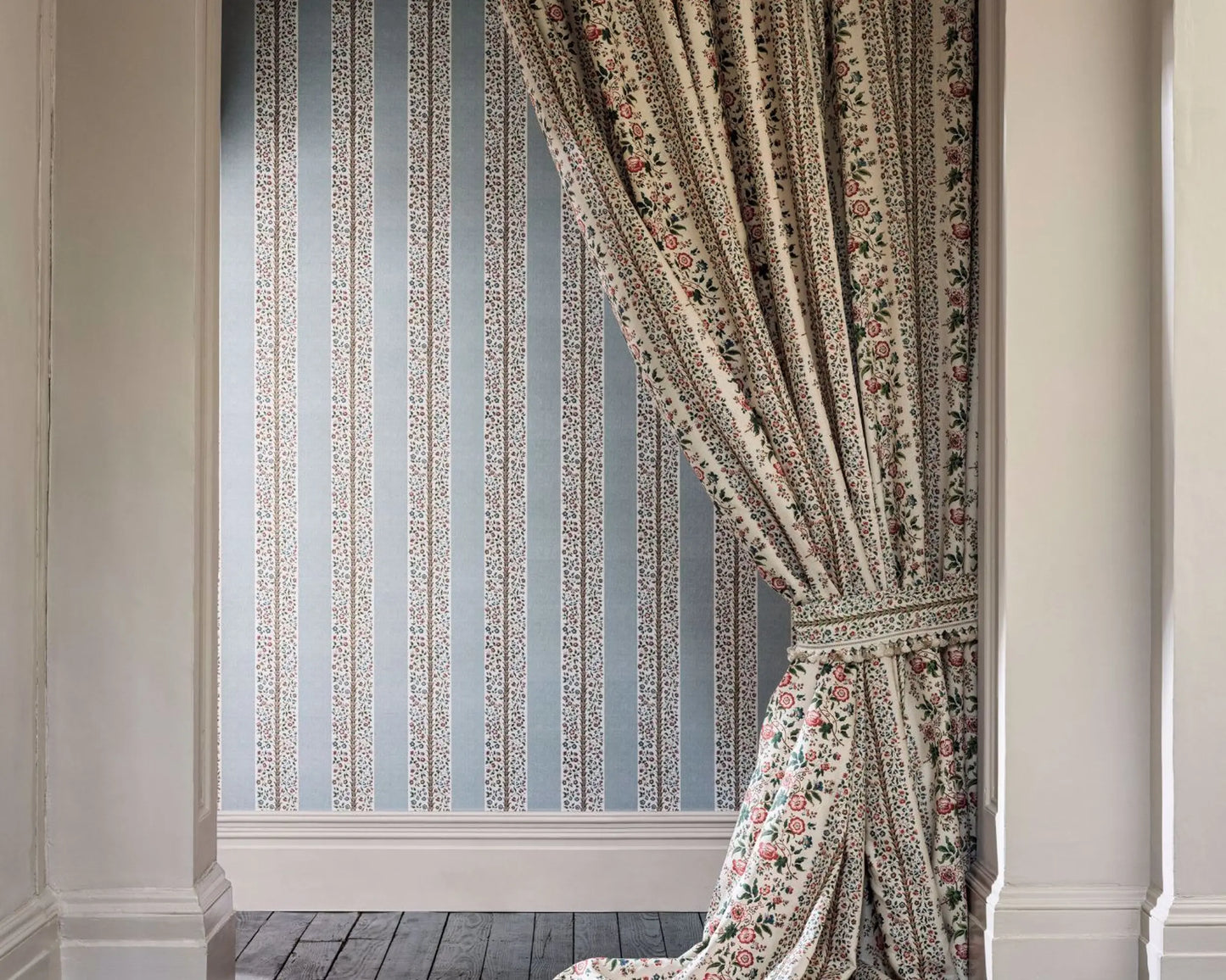 Sanderson Rose Pergola Parchment