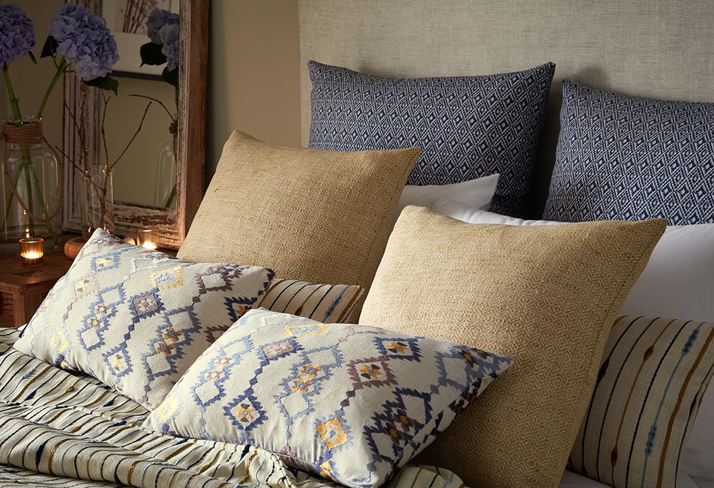 iLiv Aztec Indigo
