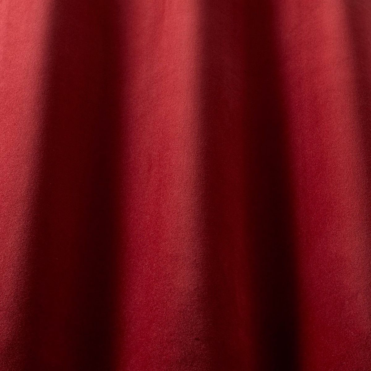 iLiv Studio Velvet Cranberry