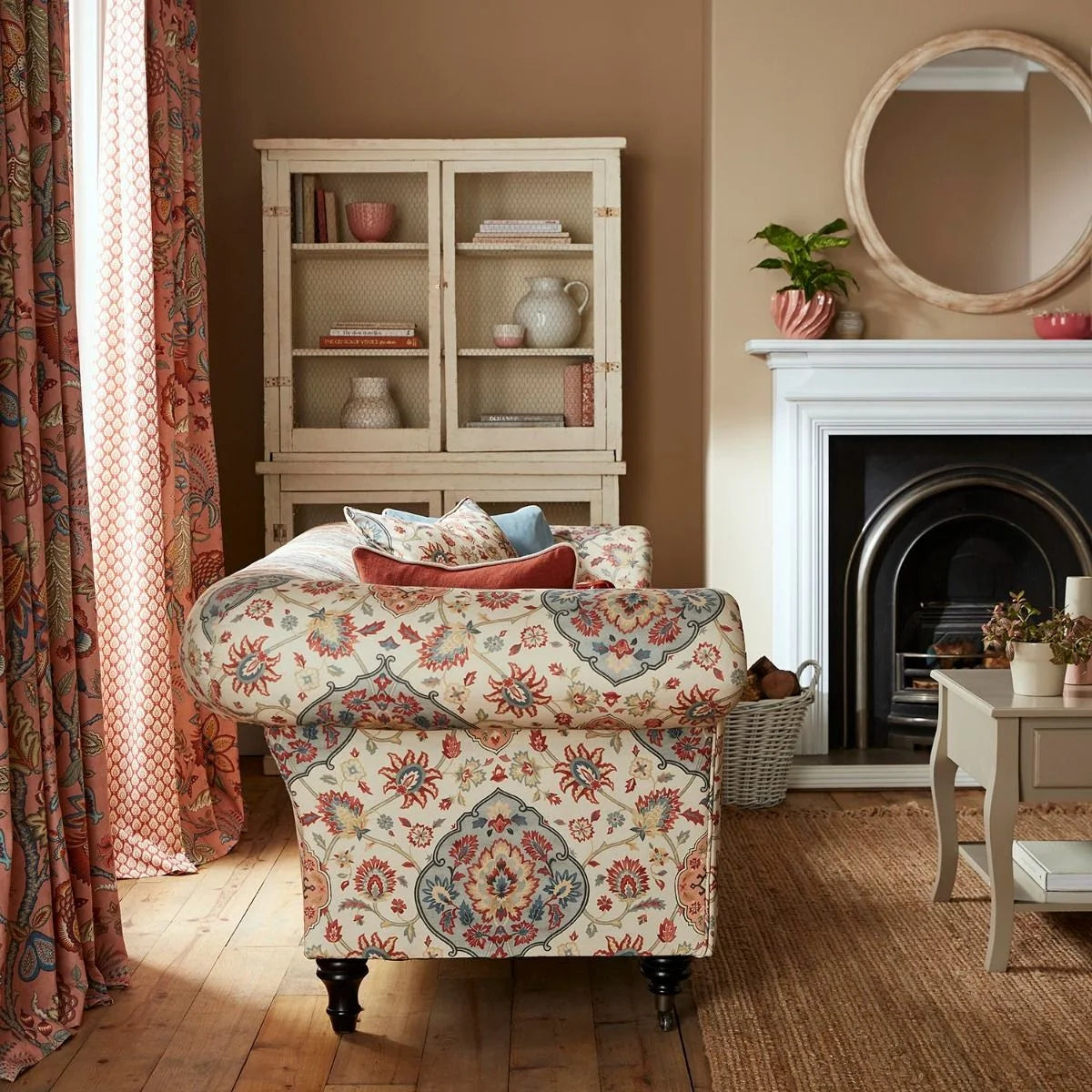 iLiv Perseus Tapestry