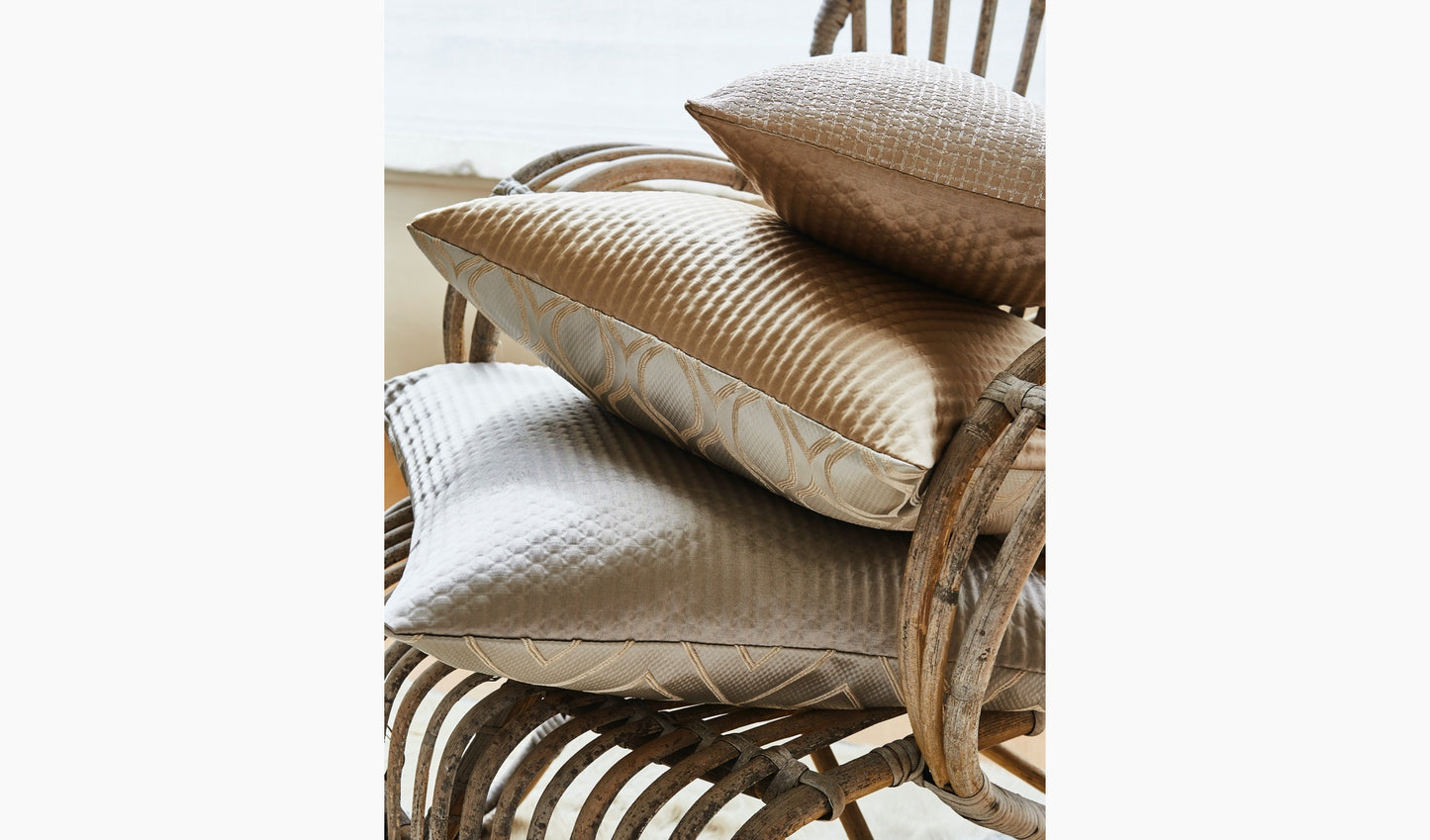 Prestigious Textiles Solitaire Feather