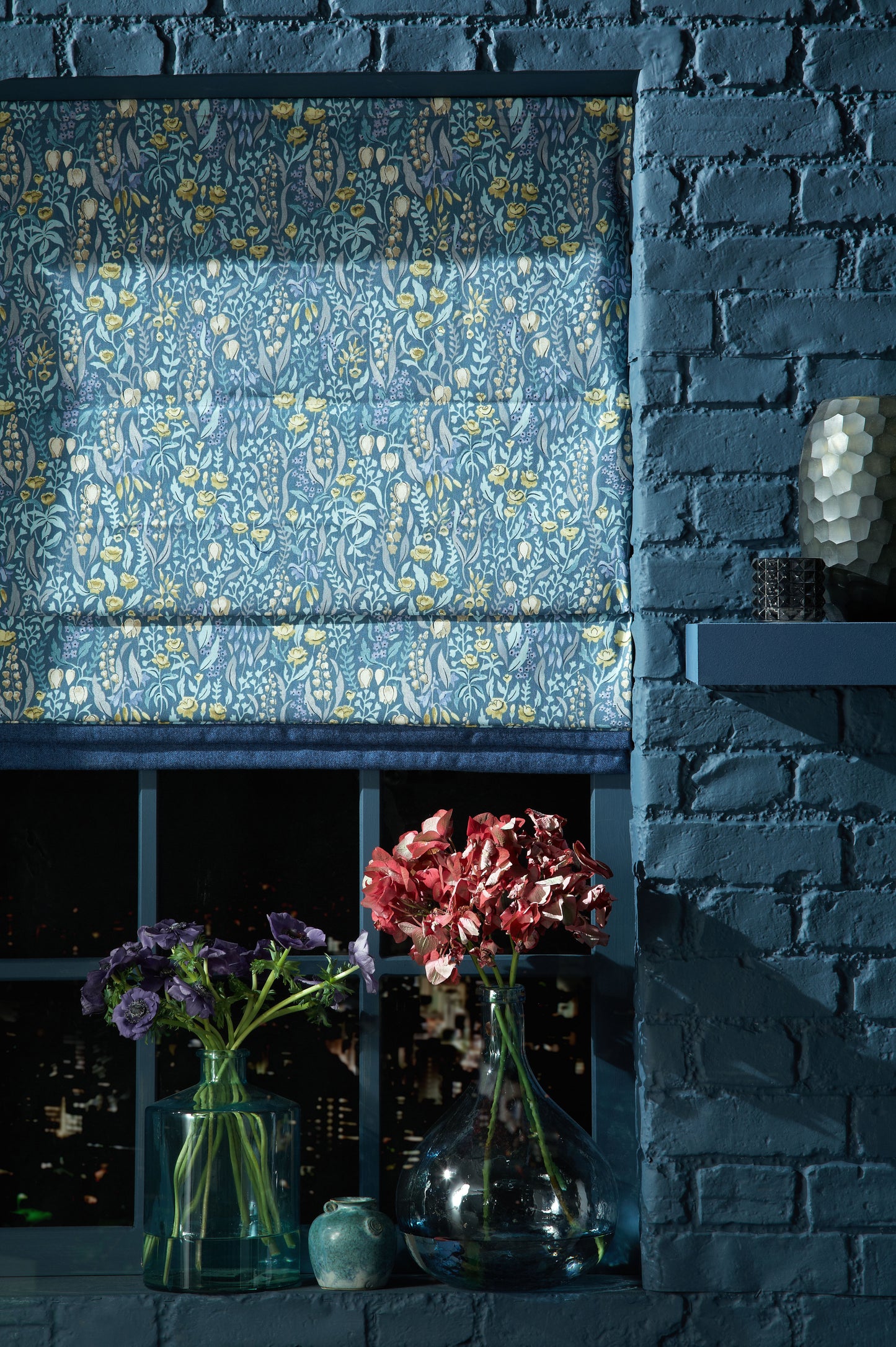 iLiv Kelmscott Prussian