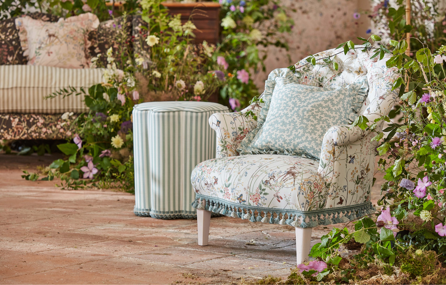 Sanderson Disney Alice in Wonderland Hundreds & Thousands