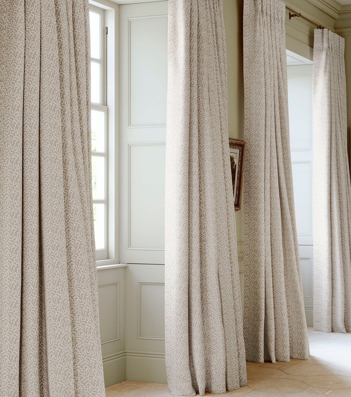 James Hare Lamerie Vermicelli Mineral