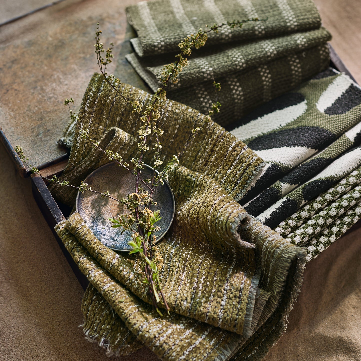 Black Edition Thinta Outdoor Olive