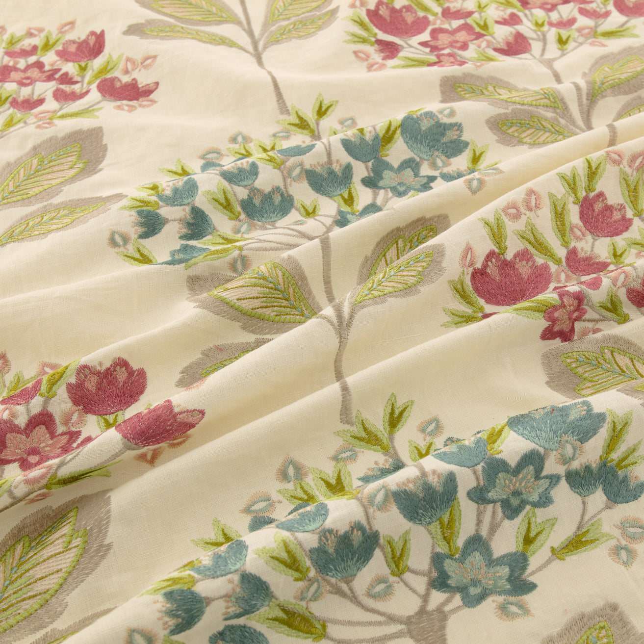 Warwick Boutonniere Spring