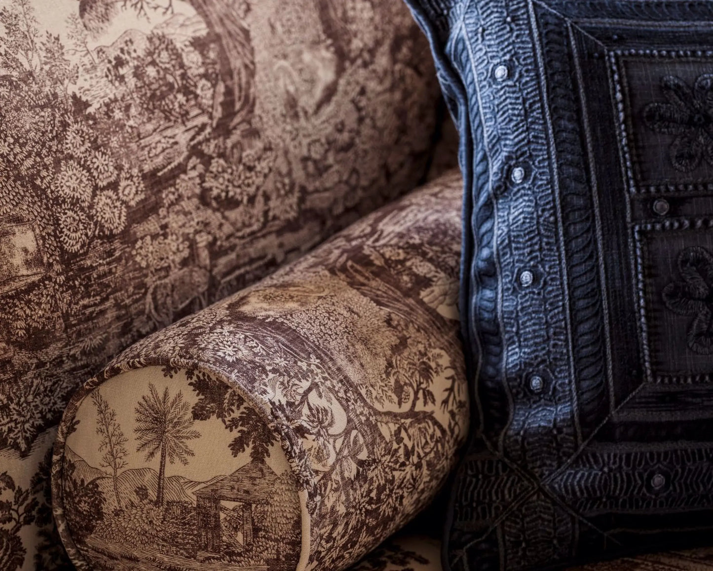 Sanderson Highgrove Toile Yew Green