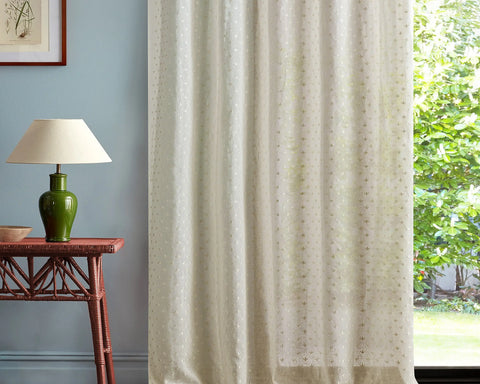 Sanderson Sea Clover Seaspray White