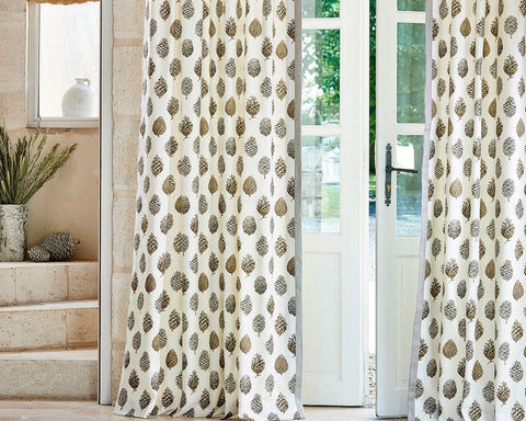 Sanderson Pine Cones Briarwood/Cream
