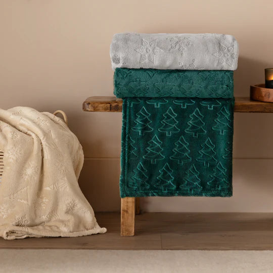 Riva Home Festive Time Embossed Fleece Throw Natural