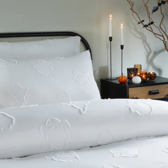 Riva Home Ghostly Ghouls Soft Touch Tufted Duvet Cover Set White