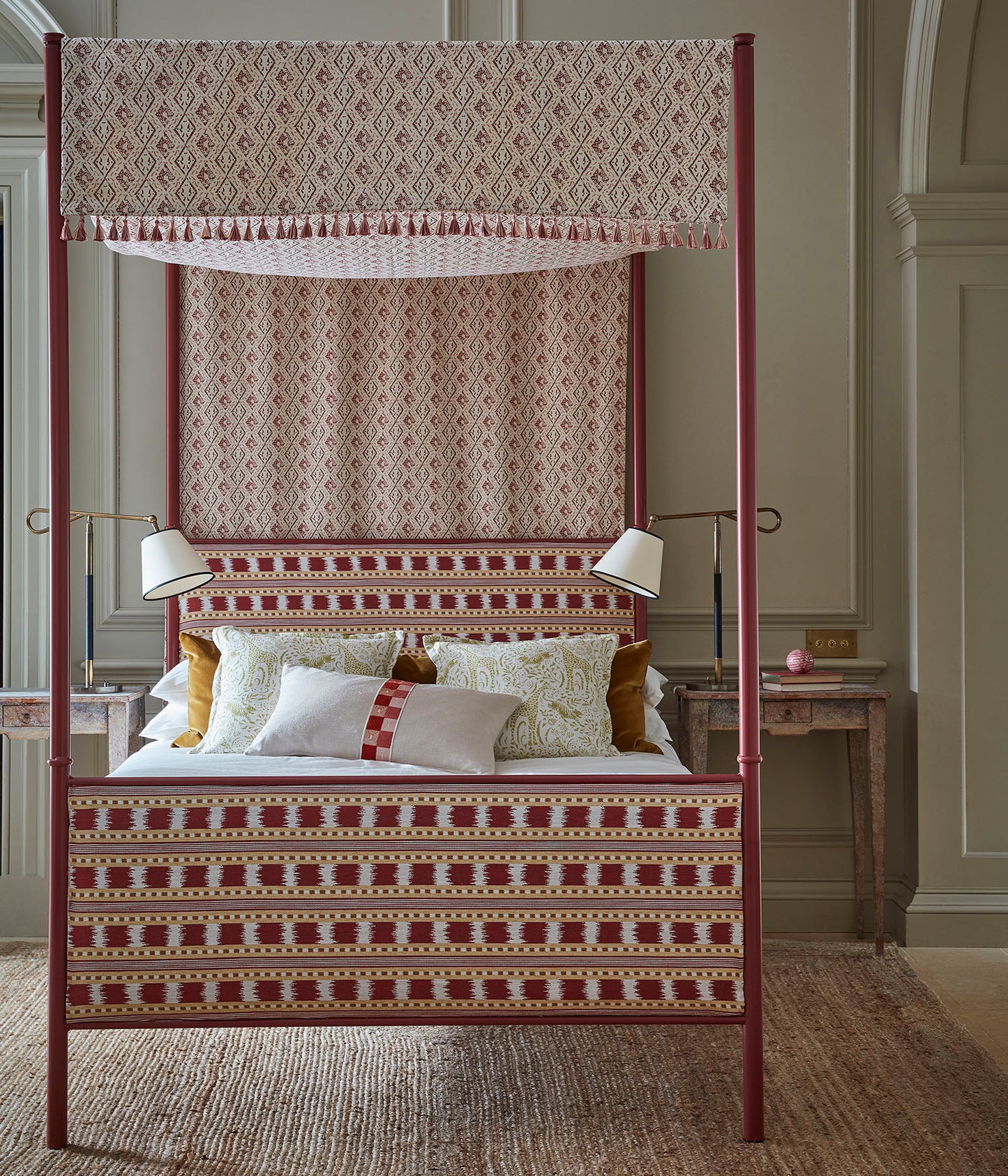 James Hare Paxton Red/Gold