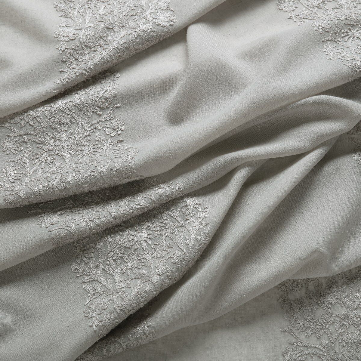 William Morris Blackthorn Stripe Sheer Mist