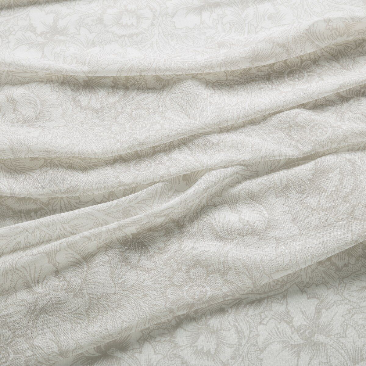 William Morris Poppy Sheer Linen