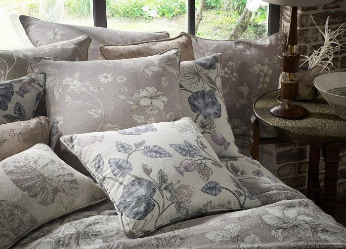 iLiv Parchment Feather